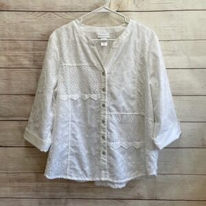 NEW WITHOUT TAGS ALFRED DUNNER PATCHWORK EYELET TOP IN WHITE